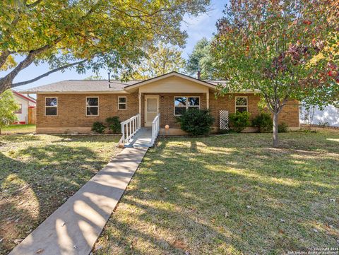 612 Bluebonnet St Fredericksburg TX 78624