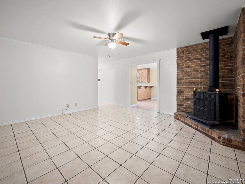 Photo of 612 Bluebonnet St, Fredericksburg, TX 78624 (MLS # 1928203)