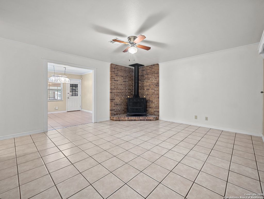 Photo of 612 Bluebonnet St, Fredericksburg, TX 78624 (MLS # 1928203)