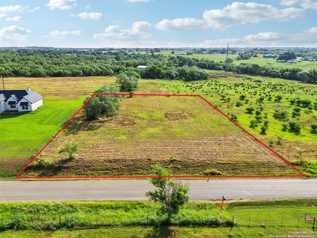 Photo of 371 COUNTY ROAD 405, Floresville, TX 78114 (MLS # 1925633)