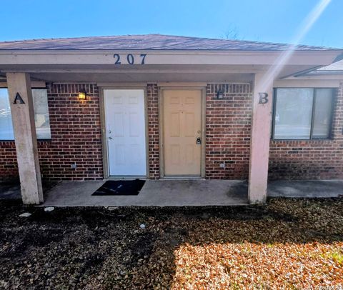 Photo of 207 Redbud B #B, New Braunfels, TX 78130 (MLS # 1940264)