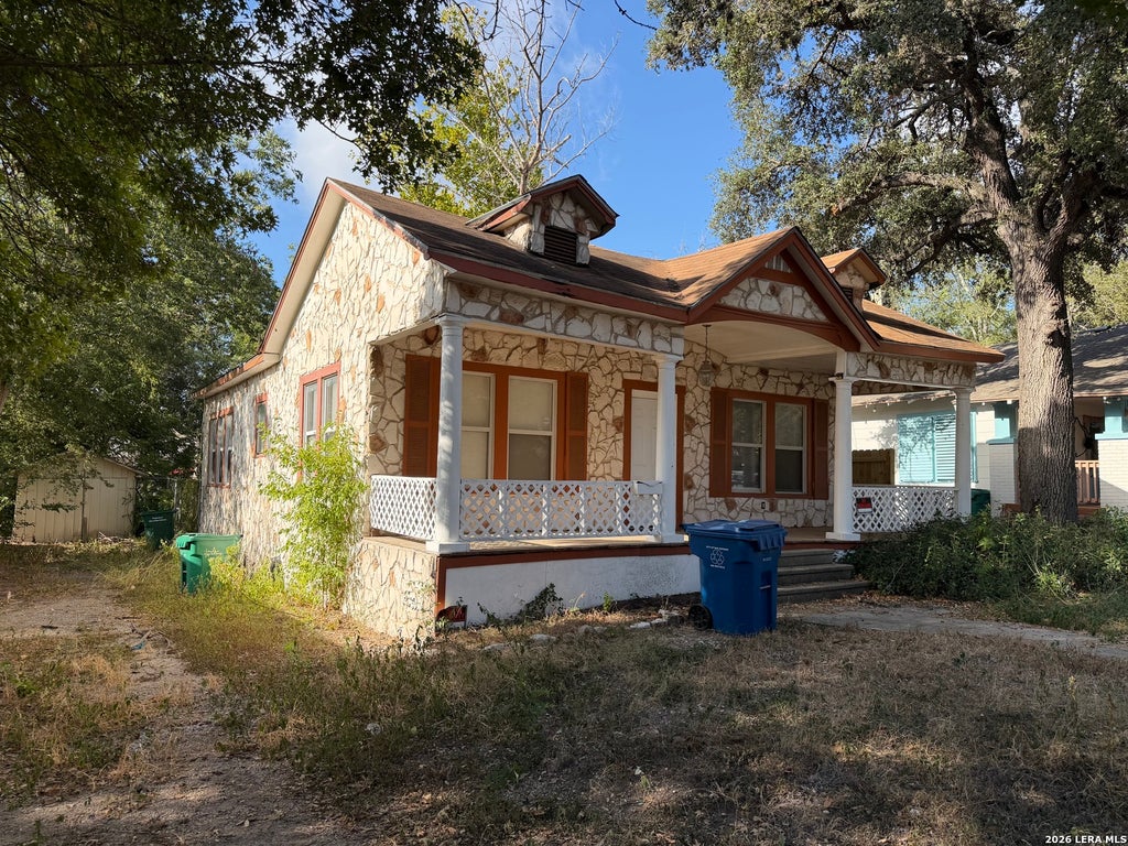 Photo of 1214 KAYTON AVE, San Antonio, TX 78210 (MLS # 2015014)