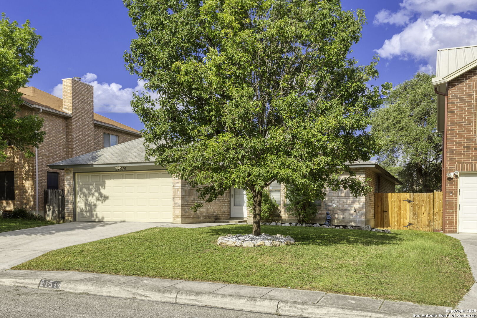 21514 Longwood