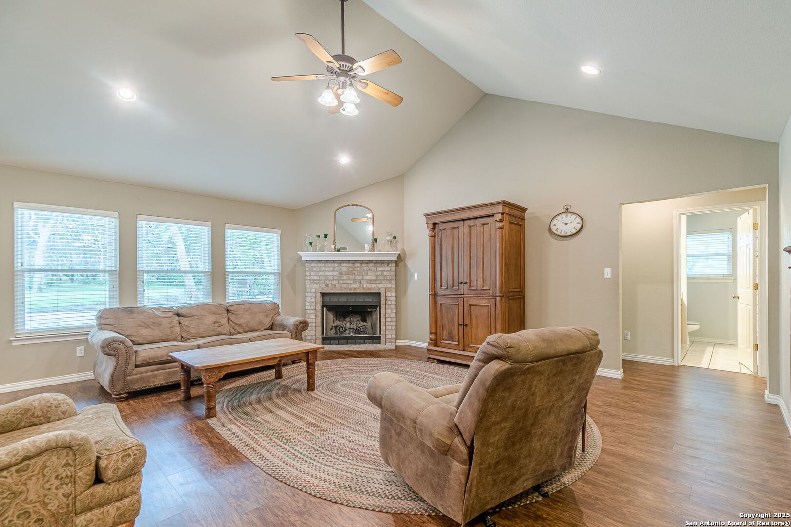 4104 Oak