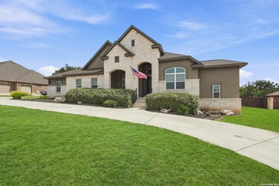 5676 HIGH FOREST DR New Braunfels TX 78132