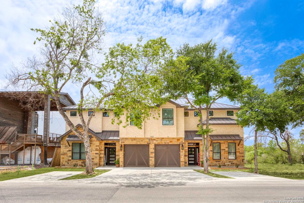 Photo of 1121 Gruene B #B, New Braunfels, TX 78130 (MLS # 1927789)