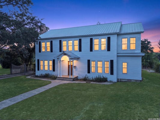 205 E CLEVELAND ST, BEEVILLE, TX 78102 - Image a07c38e5b513419a4e98cdecd5447f93/2558224614
