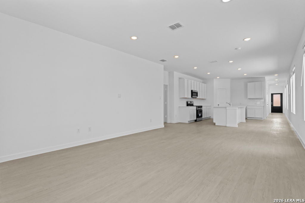 6919 Flores Rd