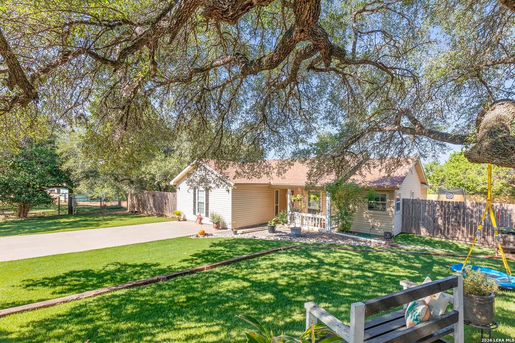 Photo of 204 Lake Park, Canyon Lake, TX 78133 (MLS # 1935715)