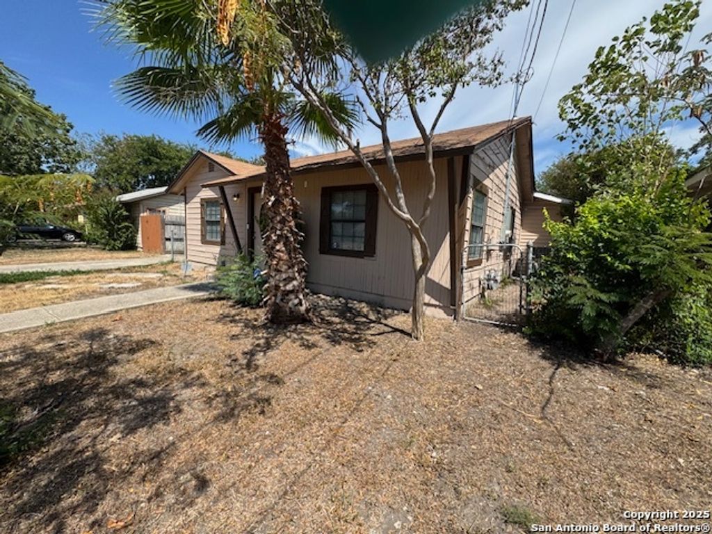 Photo of 1067 RAYBURN DR, San Antonio, TX 78221 (MLS # 1991735)