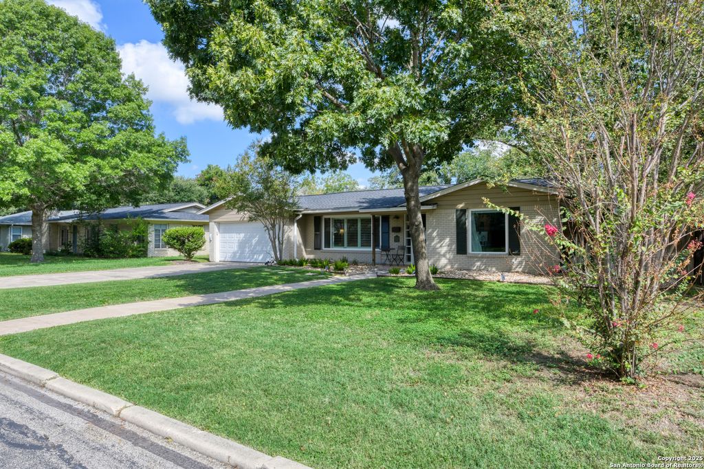 Photo of 315 Tophill, San Antonio, TX 78209 (MLS # 1907471)