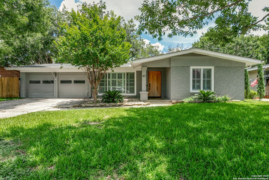 Photo of 411 E Nottingham, San Antonio, TX 78209 (MLS # 1898948)