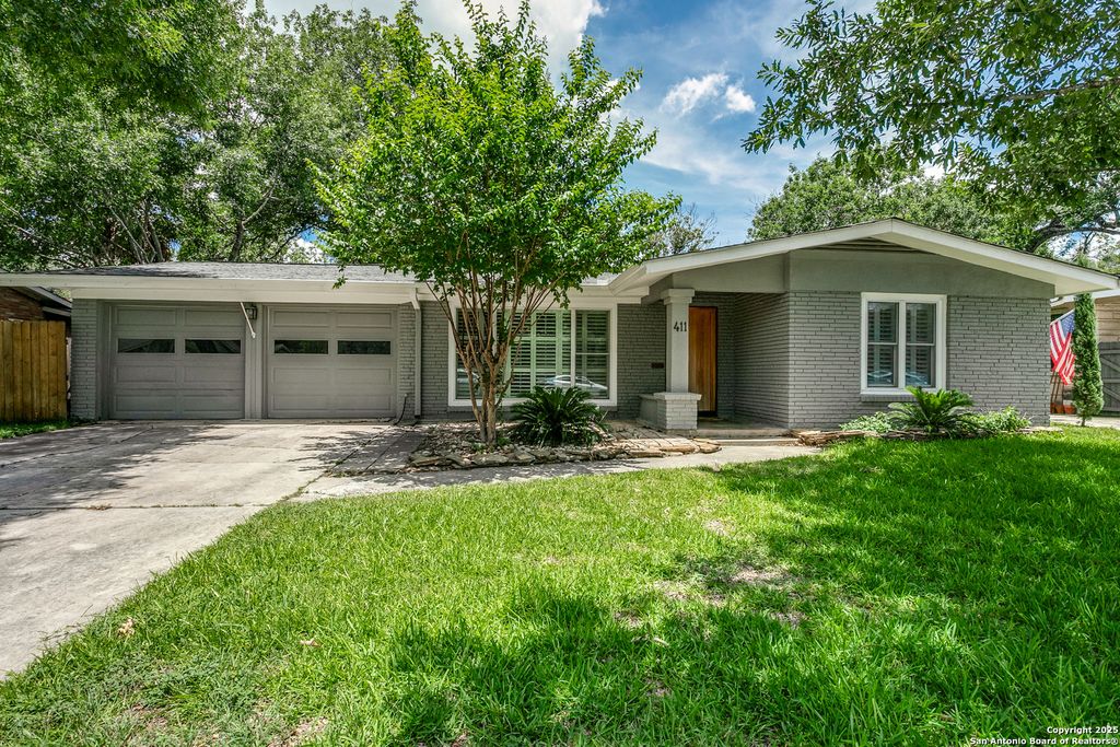 Photo of 411 E Nottingham, San Antonio, TX 78209 (MLS # 1898948)