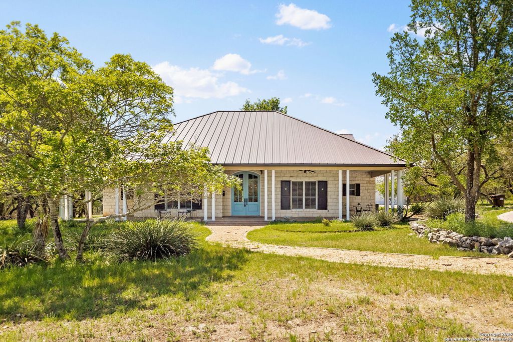 Photo of 23954 Cibolo View, San Antonio, TX 78266 (MLS # 1858278)