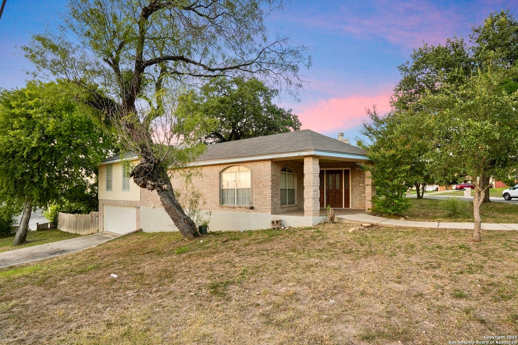 Photo of 7501 Linkside, San Antonio, TX 78240 (MLS # 1893080)