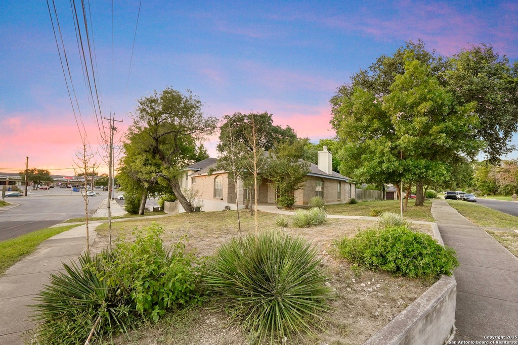 Photo of 7501 Linkside, San Antonio, TX 78240 (MLS # 1893080)
