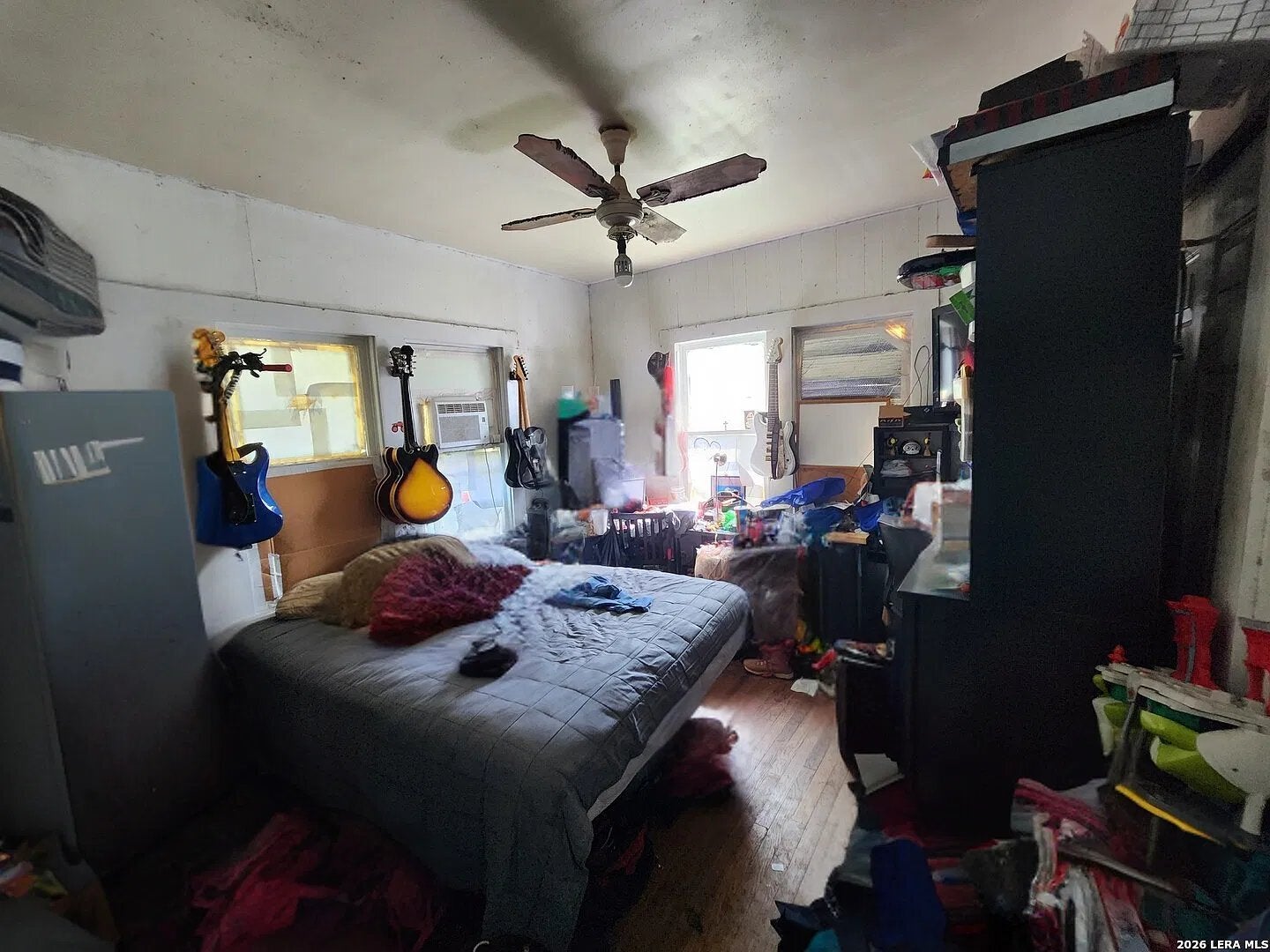 513 LAMAR ST