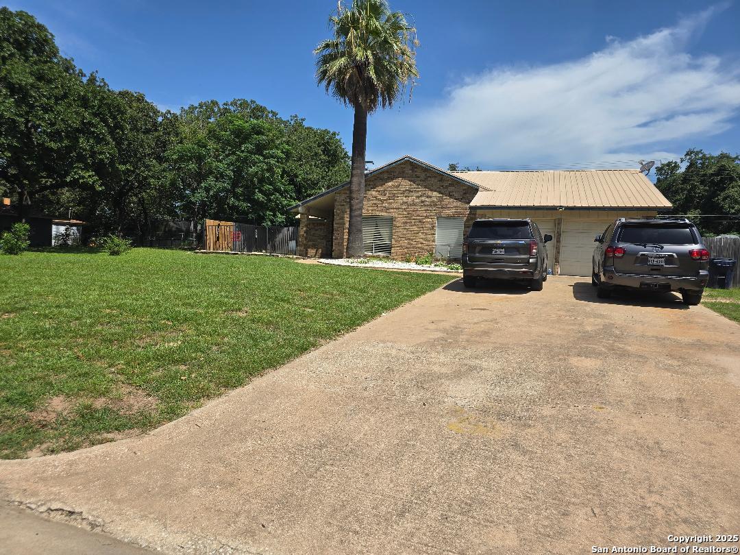 2206 N MURRAY
