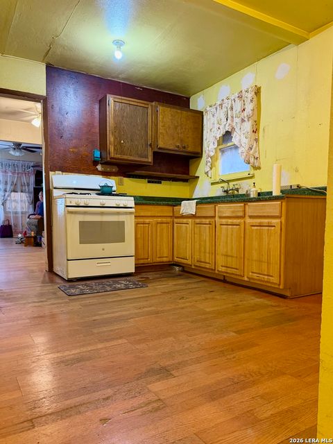 437 Glendale San Antonio TX 78237