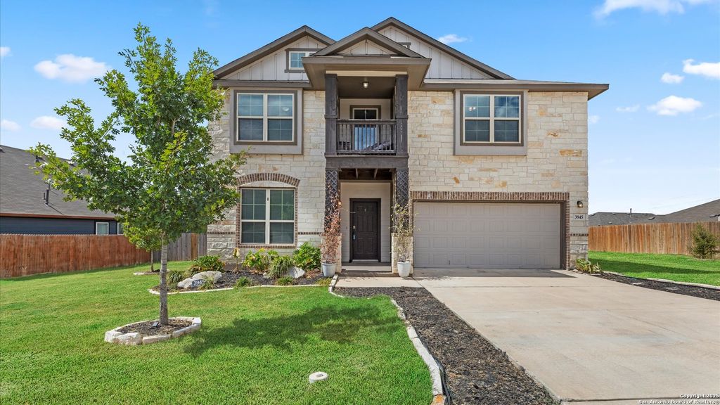 Photo of 3945 Glenloch Way, Converse, TX 78109 (MLS # 1913953)
