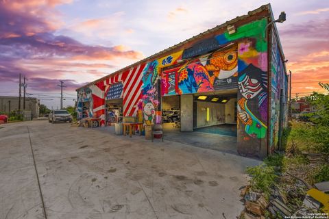 911 Viendo San Antonio TX 78201