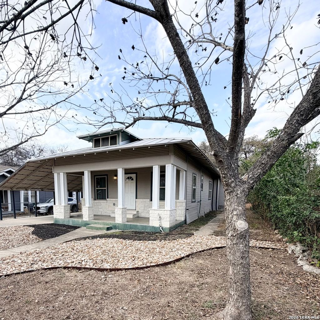 Photo of 829 E Drexel Ave, San Antonio, TX 78210 (MLS # 1946644)
