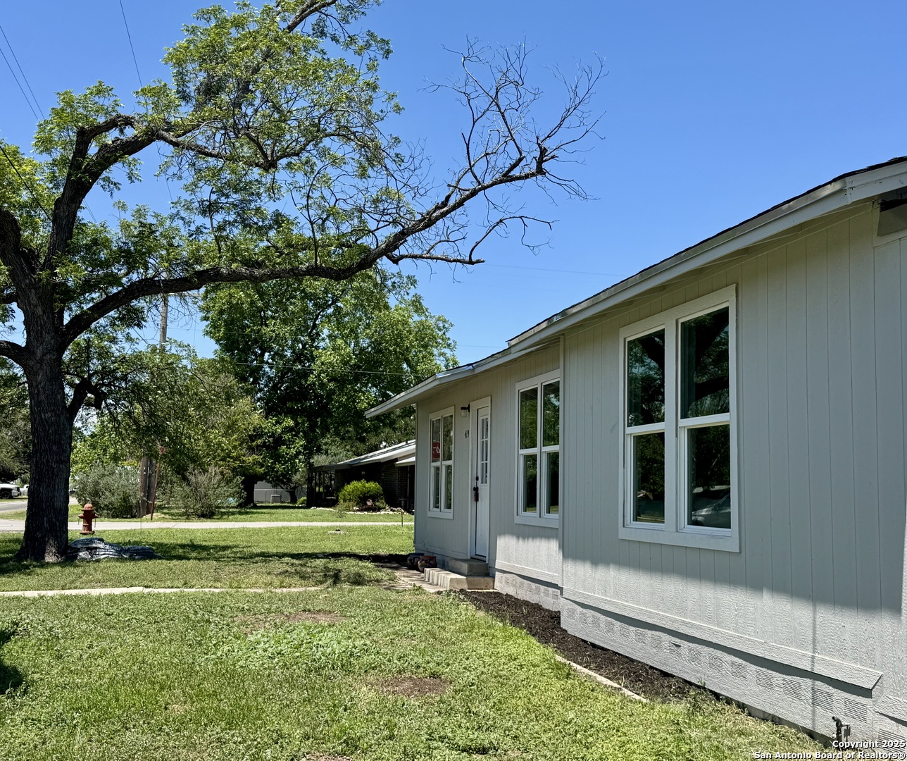 419 W Culberson
