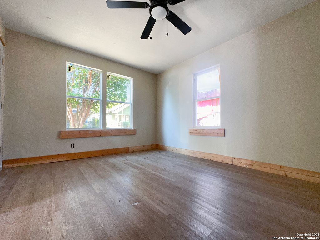 Photo of 1225 Leal, San Antonio, TX 78207 (MLS # 1894280)