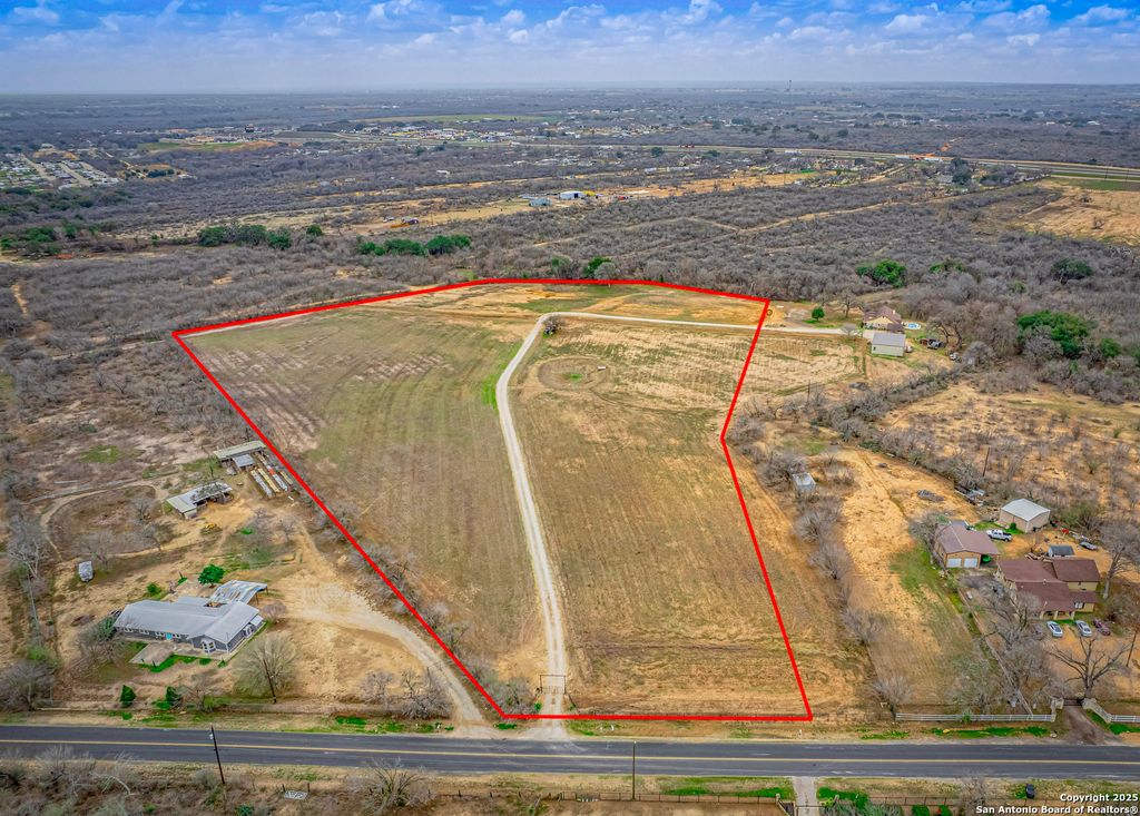 Photo of 12330 Pearsall Rd, Atascosa, TX 78002 (MLS # 1929823)