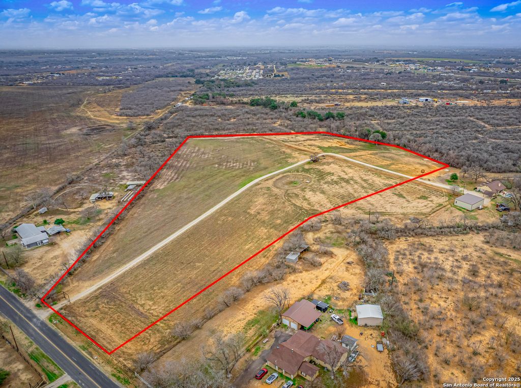 Photo of 12330 Pearsall Rd, Atascosa, TX 78002 (MLS # 1929823)