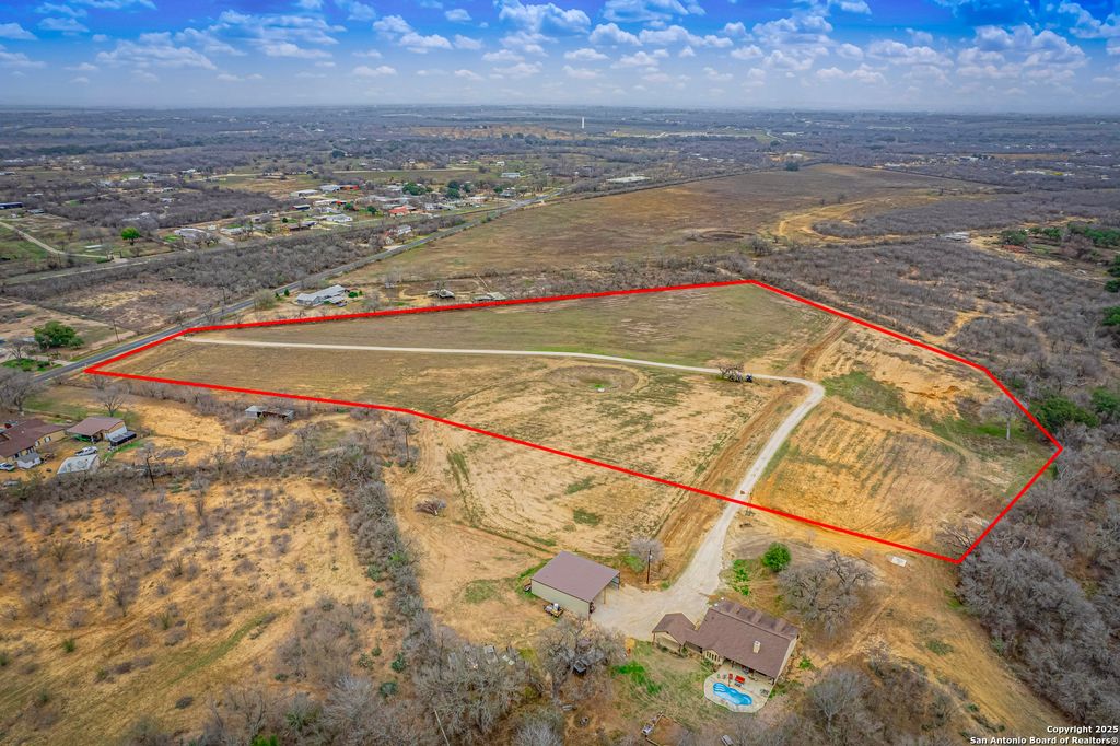 Photo of 12330 Pearsall Rd, Atascosa, TX 78002 (MLS # 1929823)