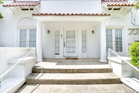 Property photo of 406 E Mulberry, San Antonio, TX 78212