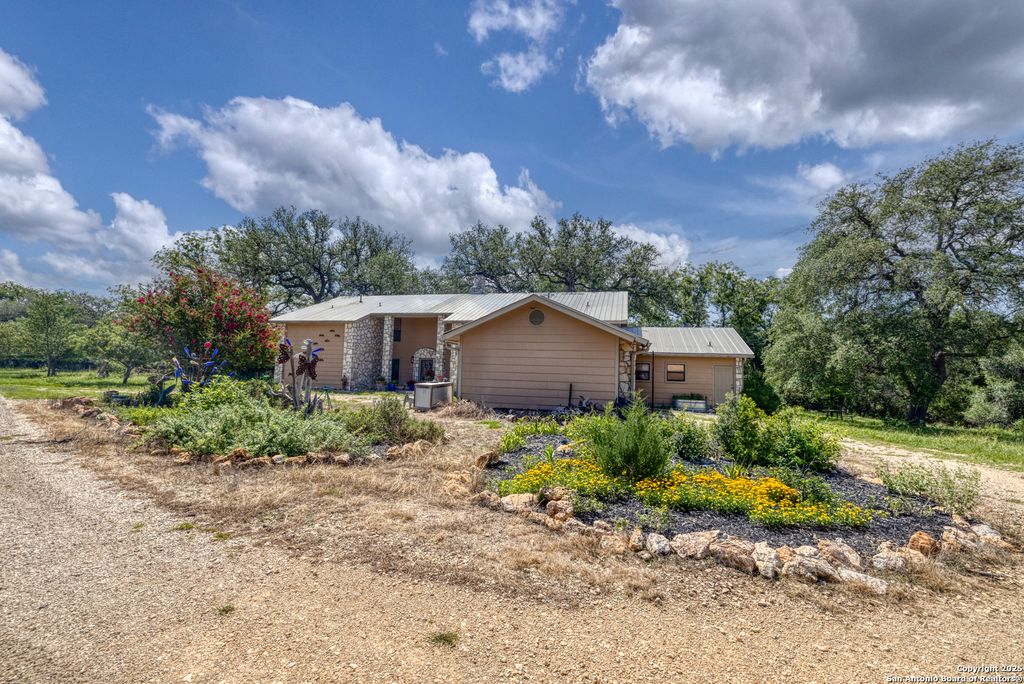Photo of 4983 Ranch Road 1051, Uvalde, TX 78801 (MLS # 1887595)