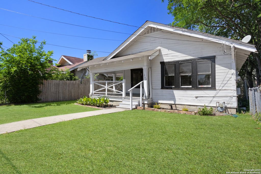 Photo of 1007 Pine, San Antonio, TX 78210 (MLS # 1860135)