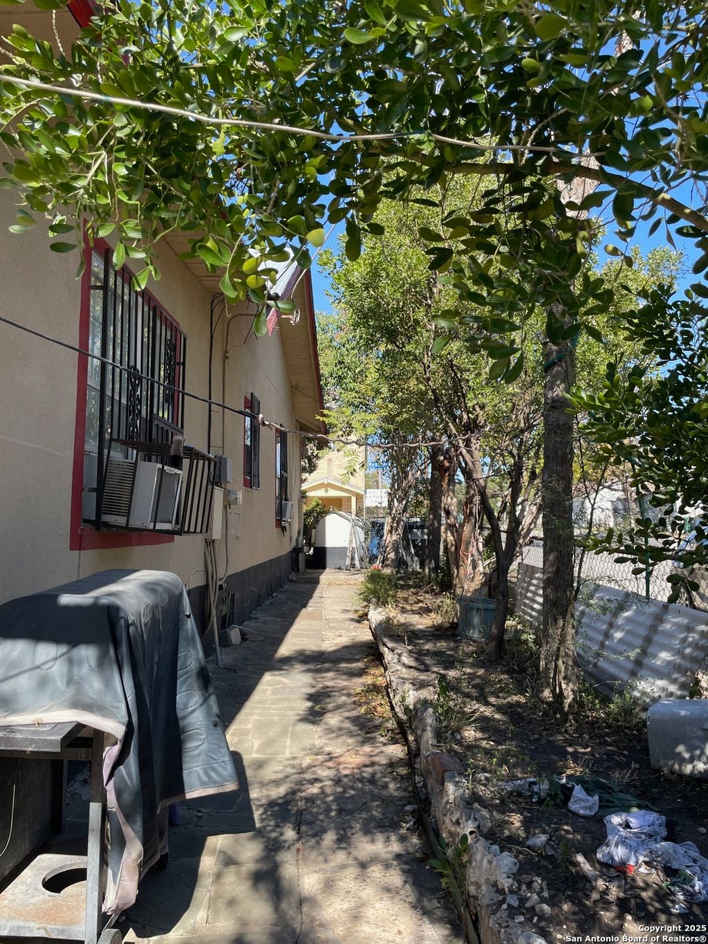 Photo of 1002 Menchaca, San Antonio, TX 78207 (MLS # 1929111)