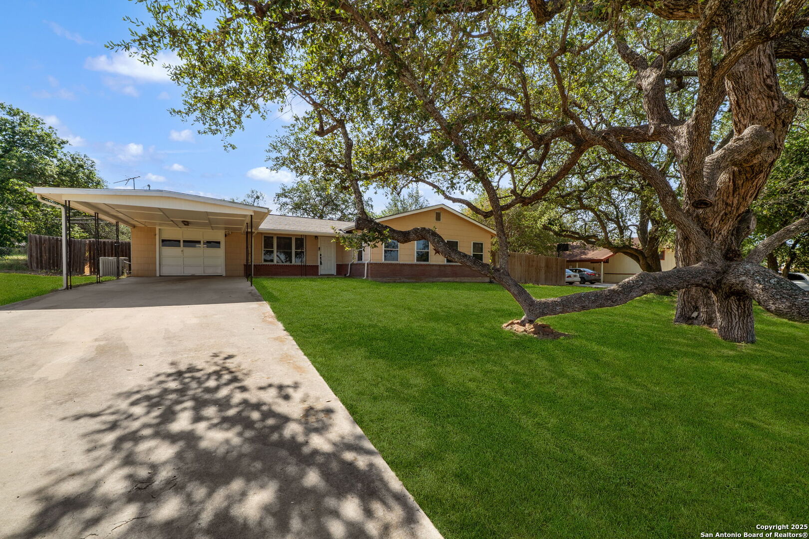 1400 windy knoll