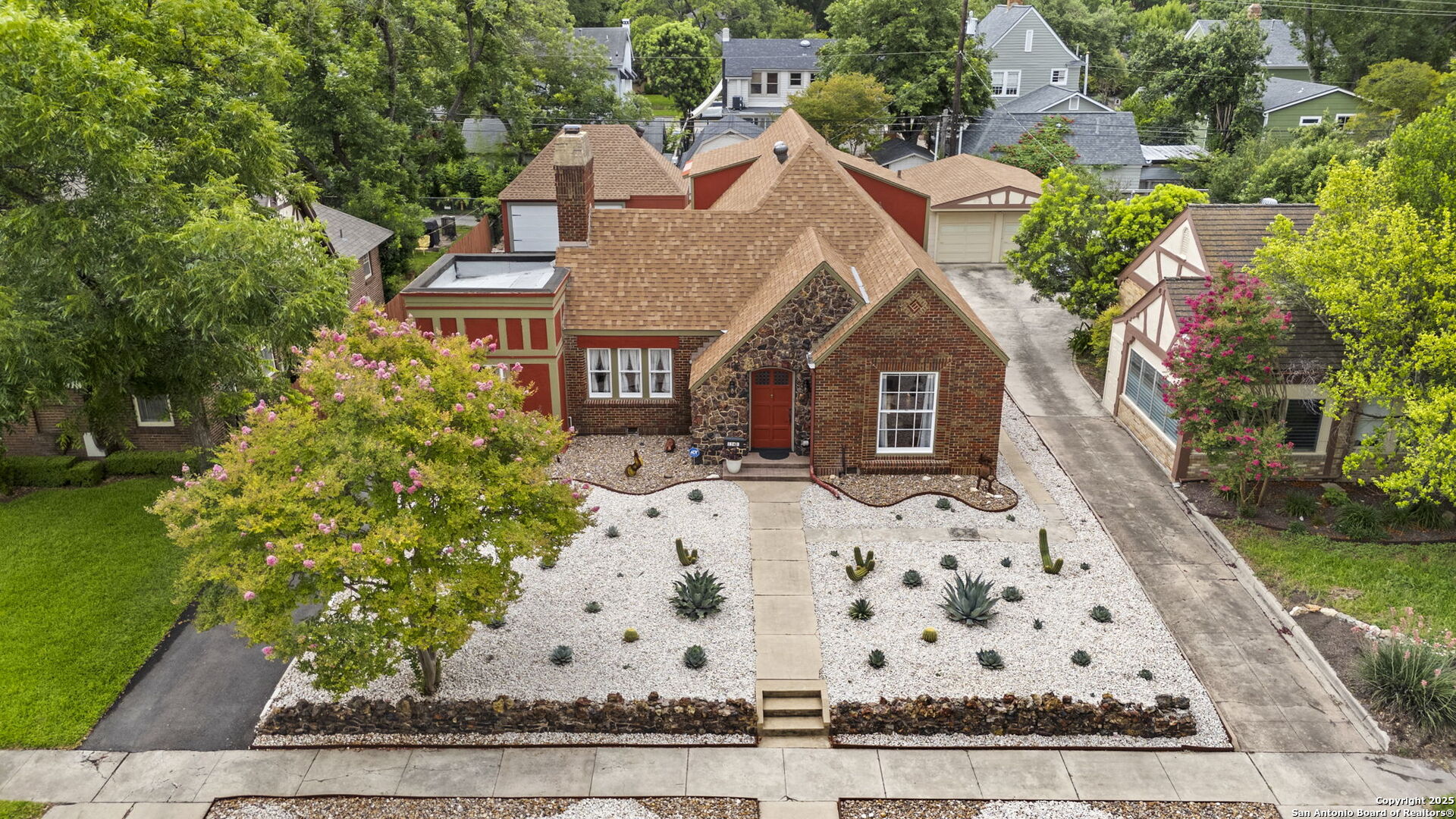 138 E Lullwood AVE