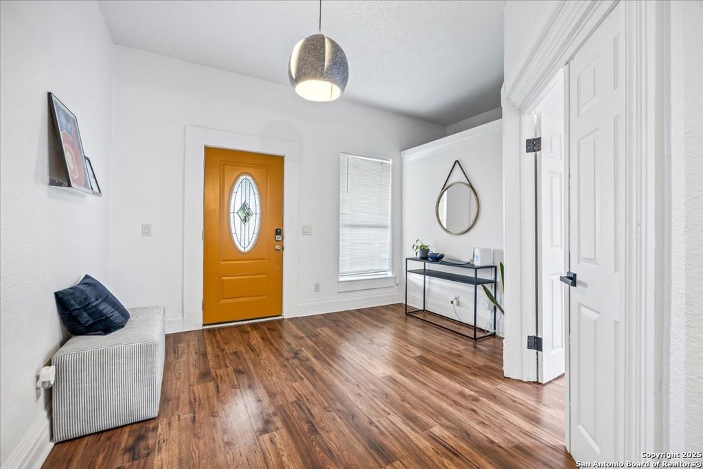 Photo of 302 Lamar, San Antonio, TX 78202 (MLS # 1942365)