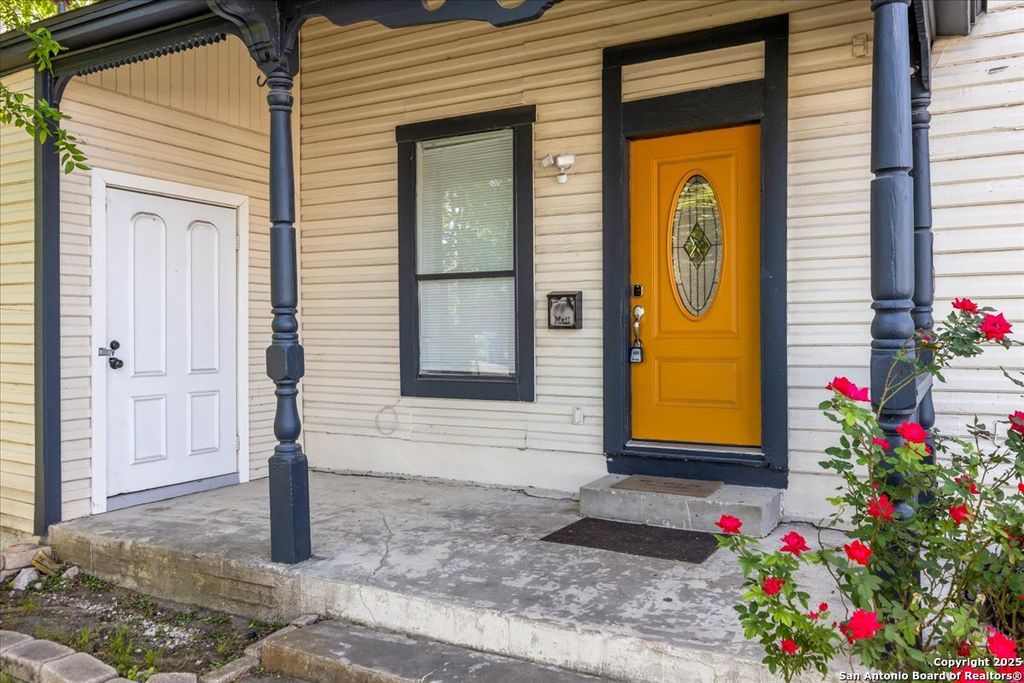 Photo of 302 Lamar, San Antonio, TX 78202 (MLS # 1942365)