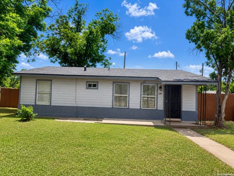 Photo of 806 CERALVO ST, San Antonio, TX 78207 (MLS # 1996764)