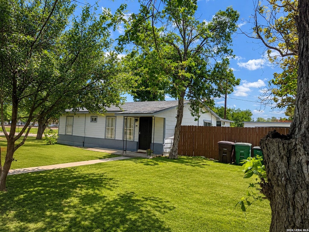 Photo of 806 CERALVO ST, San Antonio, TX 78207 (MLS # 1996764)
