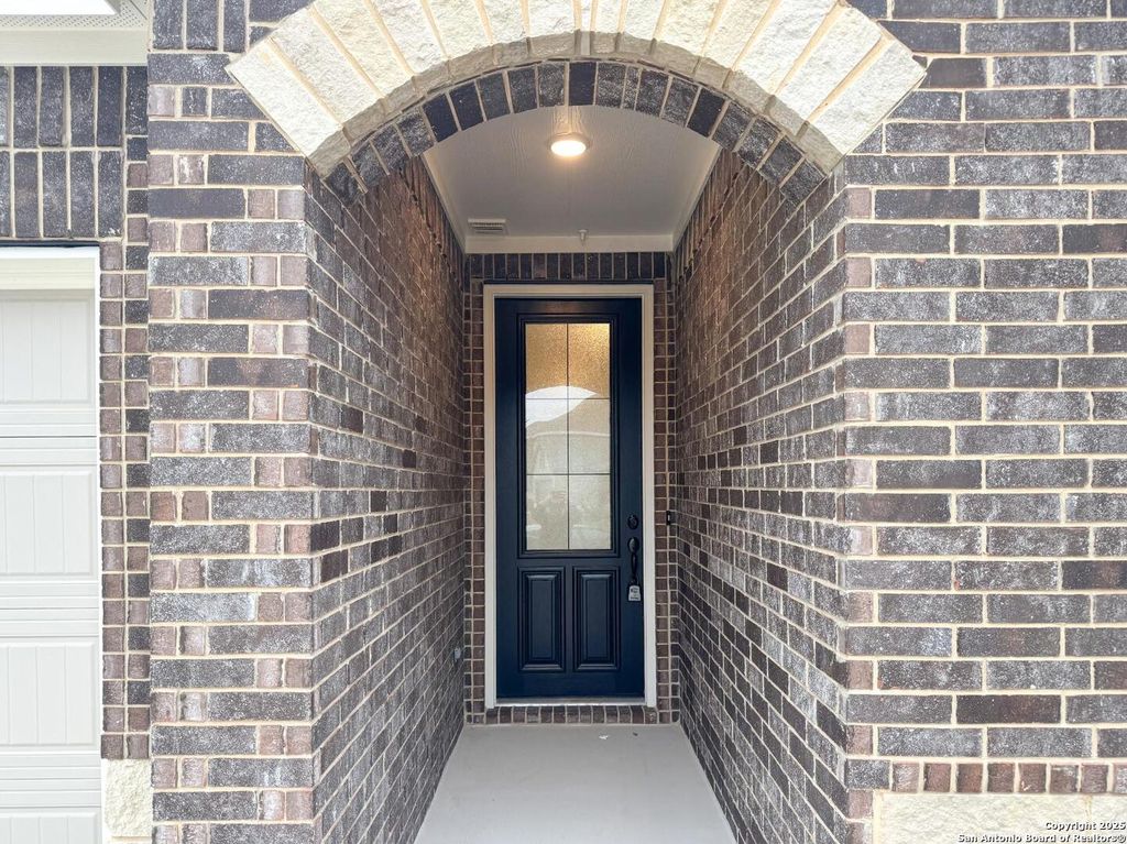 Photo of 1421 Burrs Ferry Ct, Seguin, TX 78155 (MLS # 1897948)