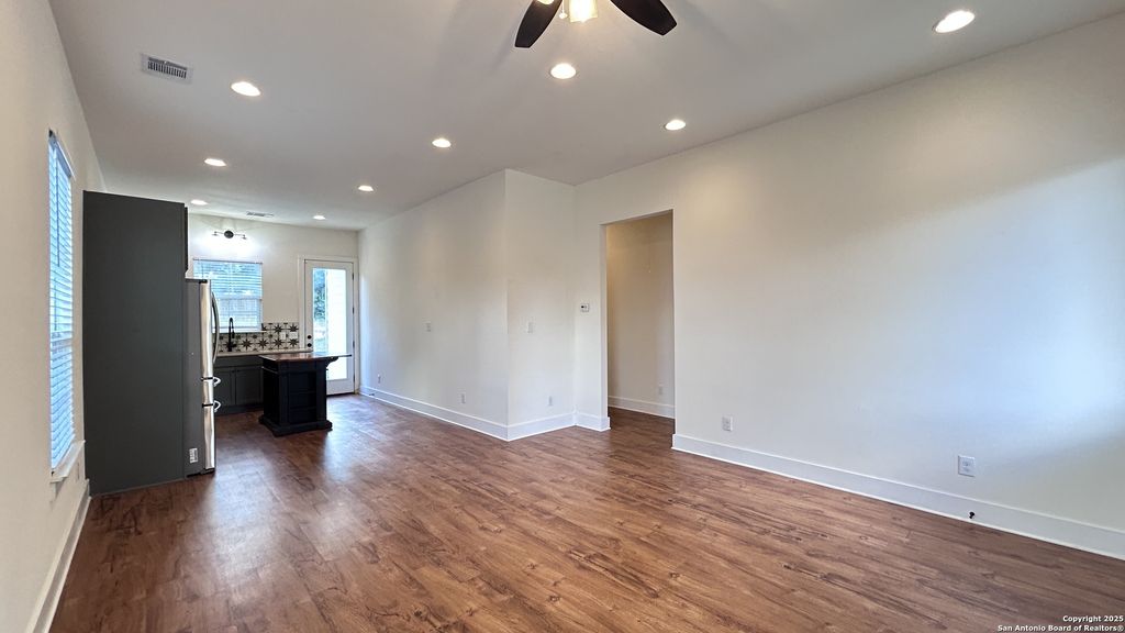 Photo of 118 STELLA, San Antonio, TX 78203 (MLS # 1915066)