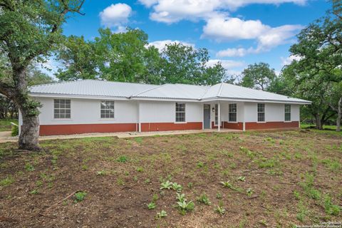 A home in Bandera