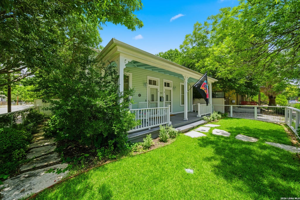 Photo of 301 BARRERA ST, San Antonio, TX 78210 (MLS # 1991720)