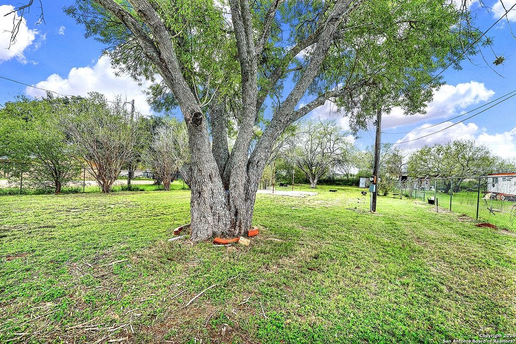 Photo of 2315 Hwy 181, Floresville, TX 78114 (MLS # 1743517)