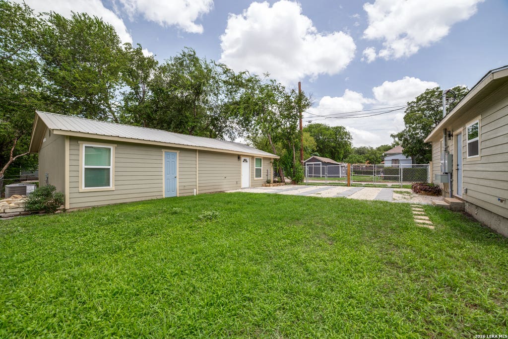 Photo of 363 BEACON AVE, San Antonio, TX 78212 (MLS # 2003653)
