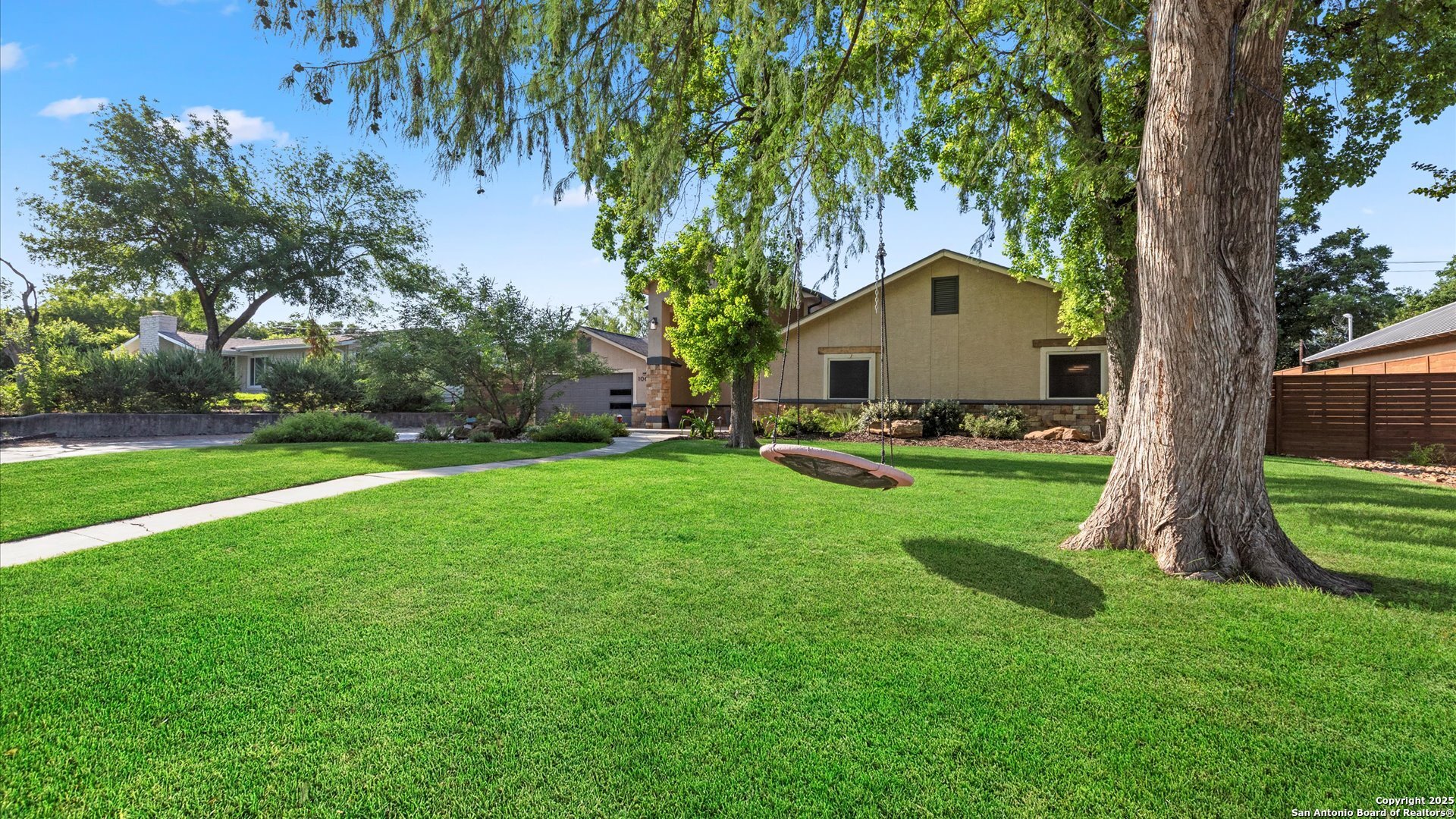 1069 Ivy Lane