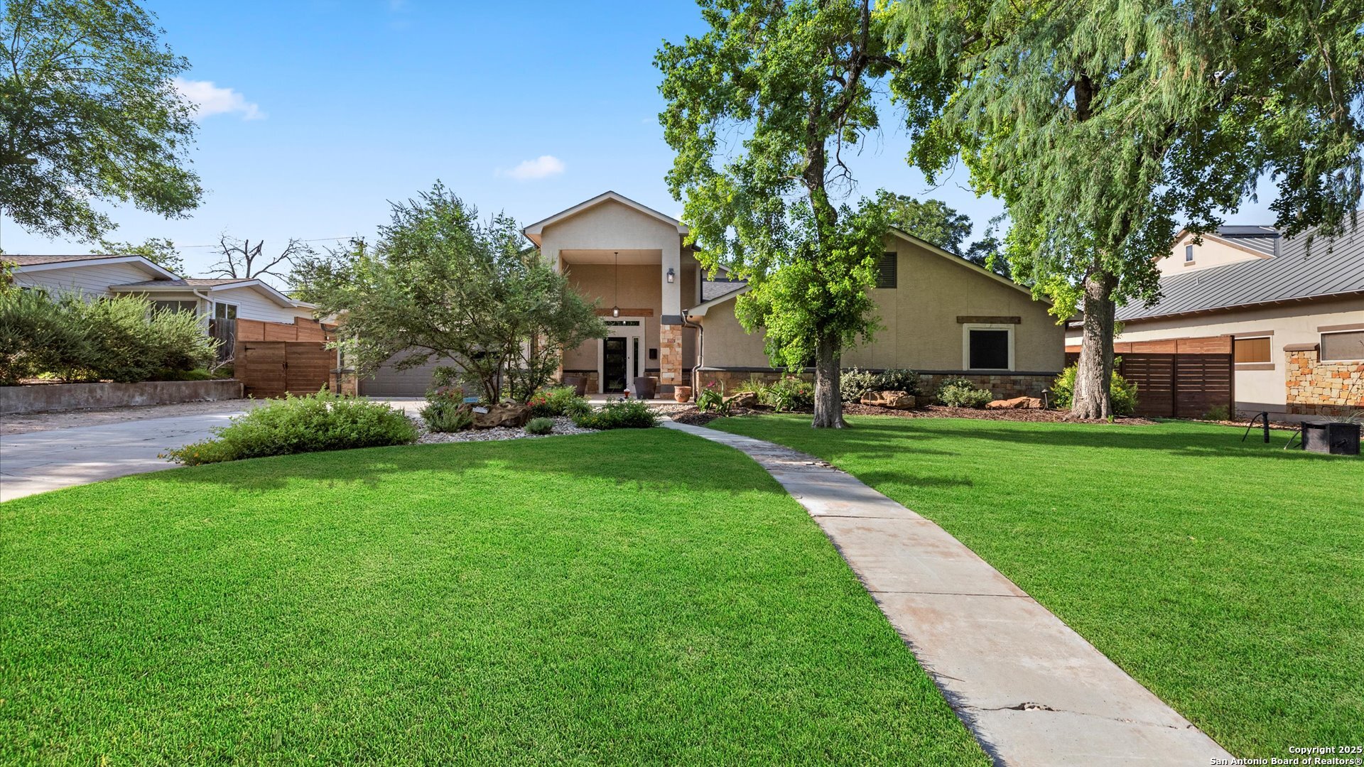 1069 Ivy Lane