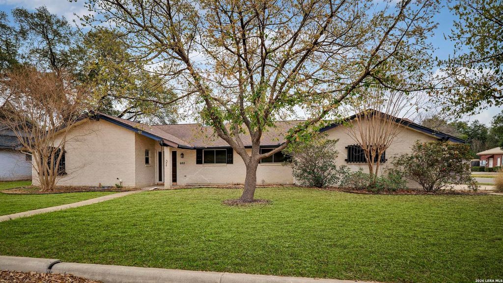 Photo of 602 Moorside, Windcrest, TX 78239 (MLS # 1946356)
